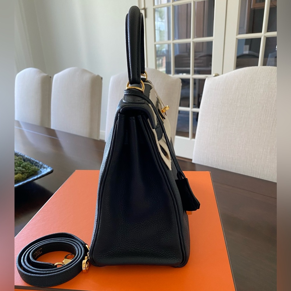 SOLD Hermes Kelly Retourne 28 in Noir Togo Leather with Gold Hardware - Picture 6 of 17